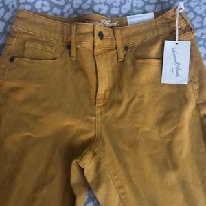 NWT High Rise Skinny Jeans